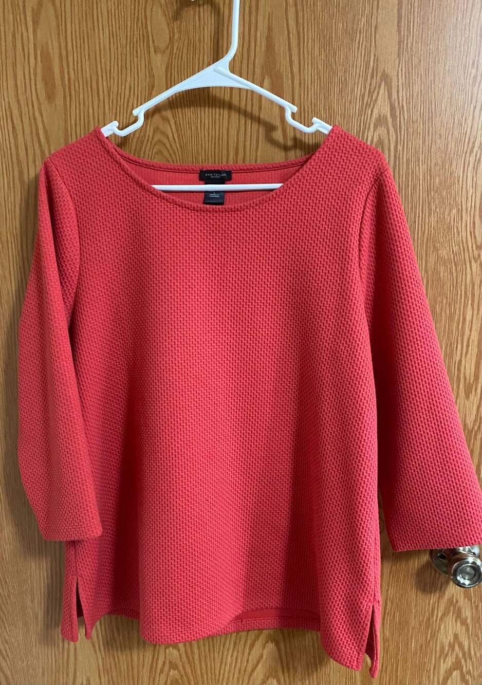 Ann Taylor Factory Textured Top Size L Boatneck 3/4 Sleeve